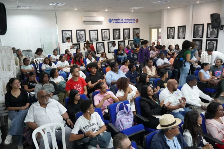 Facultad de Humanidades presenta revista ECOSUASD # 30 con investigaciones sobre la Guerra de Abril del 65