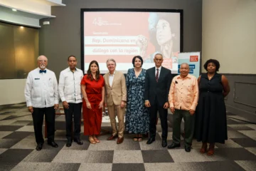 Actores políticos y expertos llaman a profundizar debate geopolítico y de derechos para fortalecer la democracia