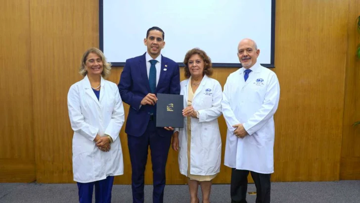 Firman nuevo acuerdo para fortalecer acceso a servicios dermatológicos