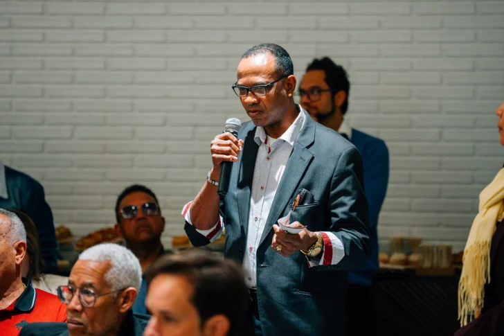 Dominicanos en España exigen espacio real para la sociedad civil en la organización electoral de 2028