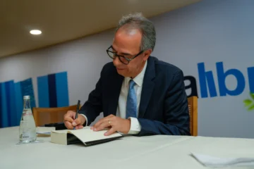 José Mármol presentó su poesía reunida de 1984 a 2019