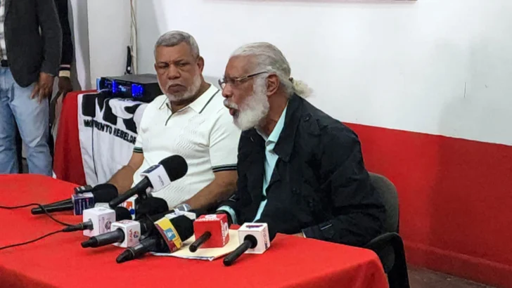 Juan Hubieres pide al Gobierno rebajar combustibles y da un plazo de 20 días