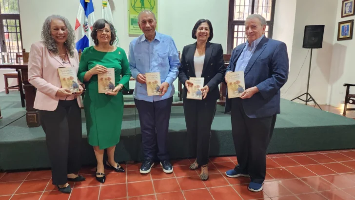 Eleanor Grimaldi pone en circulación su obra “Pedagogía y Educación”