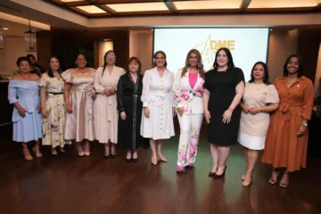 ADME y cámara empresarial de Doral firman acuerdo para impulsar negocios liderados por mujeres