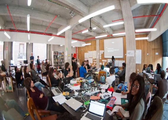 Los-talleres-permiten-debatir-un-determinado-tema-en-grupos-de-trabajo-simultaneos