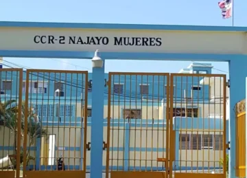 Condenan a dos años a mujer que agredió físicamente a un hombre en Monte Plata