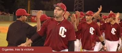 Nelson-Cruz-junto-a-otros-prominentes-de-los-Gigantes