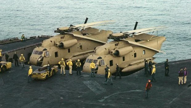 Medios de EEUU afirman que comandos penetraron profundamente en Irán para rescatar a un aviador derribado