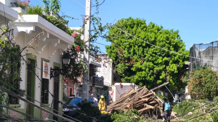 Politur evacuó turistas y supervisa labores tras derrumbes por lluvias Politur evacuó turistas y supervisa labores tras derrumbes por lluvias