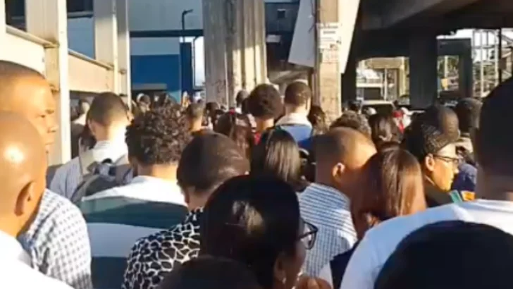 Falla general del sistema: el Metro de Santo Domingo volvió a dejar a sus usuarios en tierra un lunes