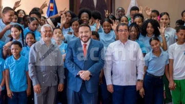 La Academia de la Historia acoge cátedra de Robert Espinal sobre los orígenes de la República