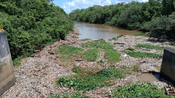 CAASD saca de servicio acueducto Barrera de Salinidad por acumulación de basura CAASD saca de servicio acueducto Barrera de Salinidad por acumulación de basura