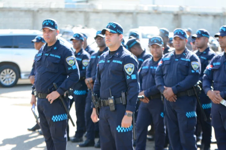 Unos 4500 agentes y voluntarios cuidarán Santiago en feriado santo