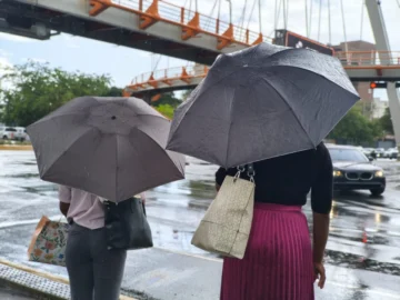 COE alerta por vaguada en pleno cierre de la Semana Santa: 17 provincias bajo alerta, 19 personas rescatadas y ríos prohibidos como balnearios COE alerta por vaguada en pleno cierre de la Semana Santa: 17 provincias bajo alerta, 19 personas rescatadas y ríos prohibidos como balnearios