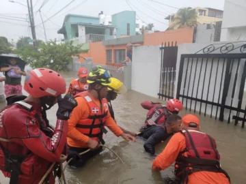 Defensa Civil atiende inundaciones y realiza rescates por lluvias
