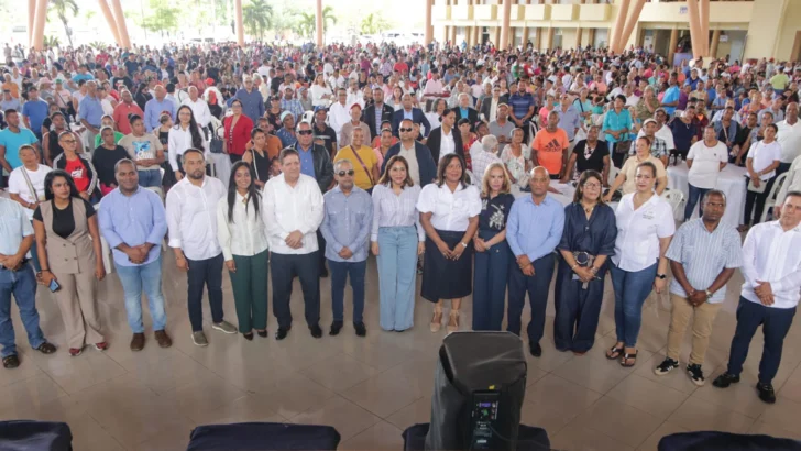 Supérate lleva su gira territorial a Bonao: 22,000 familias reciben subsidios en Monseñor Nouel Supérate lleva su gira territorial a Bonao: 22,000 familias reciben subsidios en Monseñor Nouel