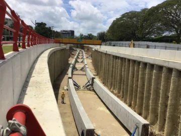 Así va la ruta del monorriel de Santiago en la emblemática Área Monumental