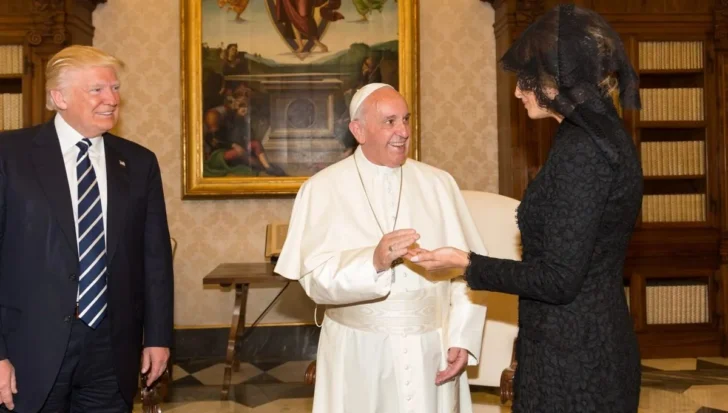 Hubo sonrisas entre Francisco y Trump