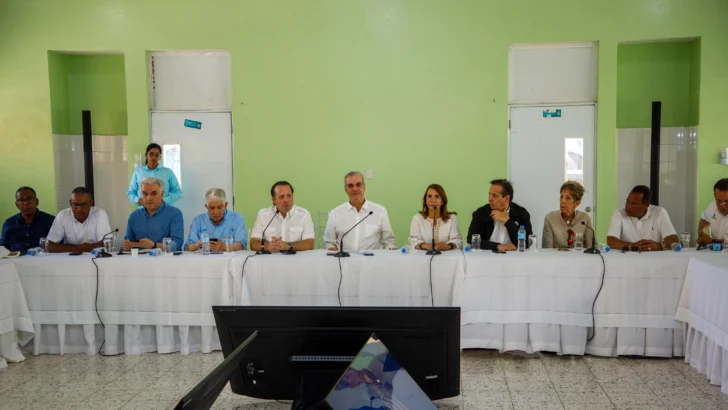 Abinader anuncia la construcción de 112 apartamentos para afectados por las lluvias en Villa Montellano