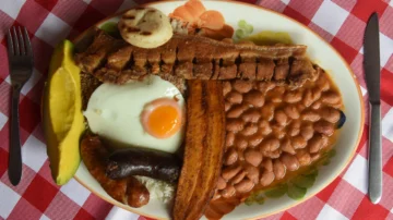 Cómo la bandeja paisa se volvió un ícono de Colombia sin siquiera ser 100% paisa Cómo la bandeja paisa se volvió un ícono de Colombia sin siquiera ser 100% paisa