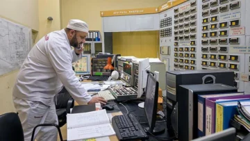 Qué tanto contiene la radiación el escudo protector de Chernóbil a 40 años del desastre nuclear y tras recientes ataques de drones rusos