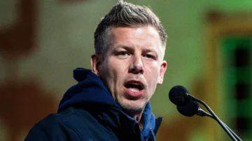 Quién es Péter Magyar, el exaliado de Viktor Orbán que se convirtió en su crítico más acérrimo y lo derrotó en unas históricas elecciones en Hungría Quién es Péter Magyar, el exaliado de Viktor Orbán que se convirtió en su crítico más acérrimo y lo derrotó en unas históricas elecciones en Hungría