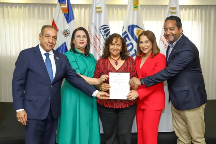 55 padres y madres se gradúan como cuidadores profesionales de personas con discapacidad