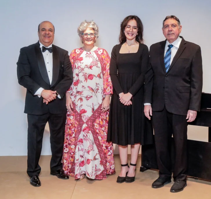Enrique Pina, Lidia León, Gabriela García y Gamal Michelén