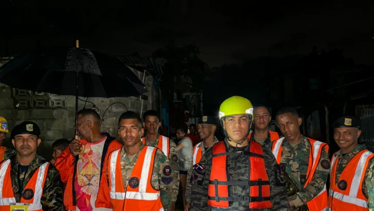 Fuerza Aérea se suma a labores de salvamento y rescate en comunidades inundadas de Puerto Plata