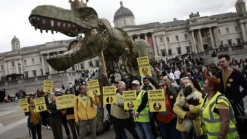 En Londres, los republicanos arremeten contra una monarquía salpicada por el caso Epstein
