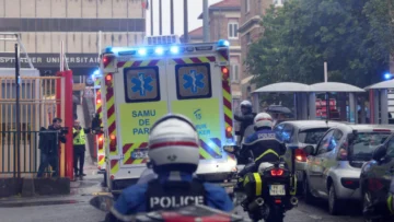 Un evacuado francés de un barco afectado por el hantavirus muestra síntomas