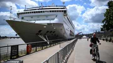 Francia: 1.700 pasajeros confinados en un crucero tras la muerte de una persona de 90 años