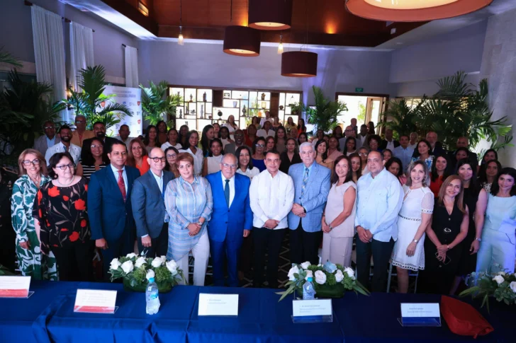 SNS destaca avances de la estrategia de Atención Primaria en salud bucal durante simposio nacional