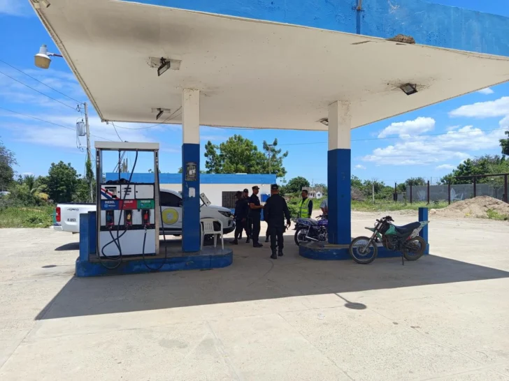 MICM y CECCOM clausuran tres estaciones de combustibles en Azua y Montecristi