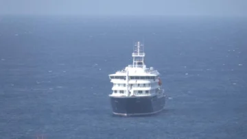 España propone evacuar en Cabo Verde a los afectados por hantavirus y evitar la escala del crucero en Canarias