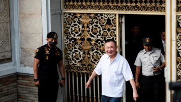 Tailandia: el ex primer ministro Thaksin Shinawatra sale de prisión tras ocho meses de detención