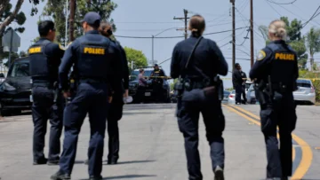 Al menos cinco muertos en un tiroteo en una mezquita en San Diego EE. UU.