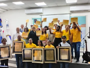 MINERD premia talento literario de jóvenes y adultos MINERD premia talento literario de jóvenes y adultos