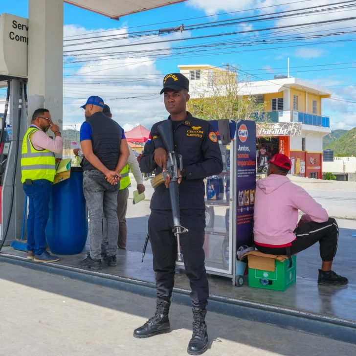 MICM y CECCOM clausuran tres estaciones de combustibles en Azua y Montecristi