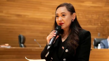 La alcaldesa de una ciudad en California que dimitió tras reconocer que actuaba como agente secreta de China