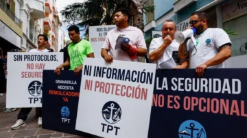 El enojo y resignación en Tenerife ante la llegada del barco que transporta el hantavirus