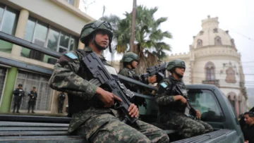 Honduras ordena intervención militar y policial tras ataques armados que dejaron una veintena de muertos