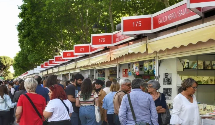 Las claves de la 85 Feria del Libro de Madrid: humor, miles de firmas, la reina y el papa