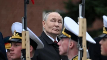 Putin justifica la guerra en Ucrania durante un reducido desfile del Día de la Victoria