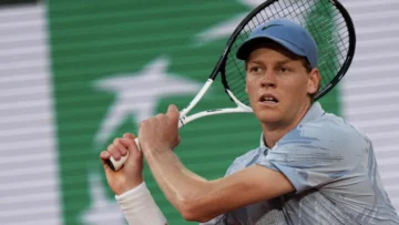 Sorpresa en Roland Garros: el número uno del mundo, Jannik Sinner, eliminado en segunda ronda