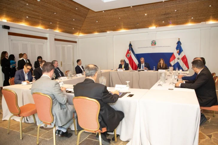Presidente Abinader sostiene encuentro con empresarios de Costa Rica organizado por la Embajada Dominicana