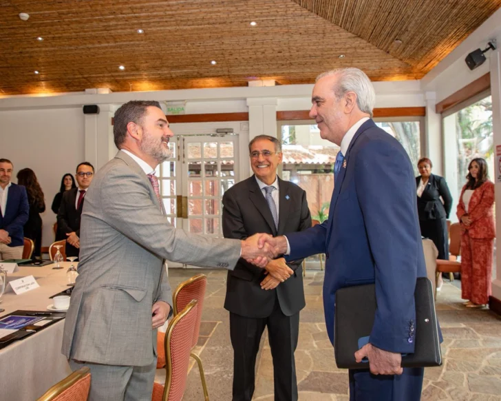 Presidente Abinader sostiene encuentro con empresarios de Costa Rica organizado por la Embajada Dominicana