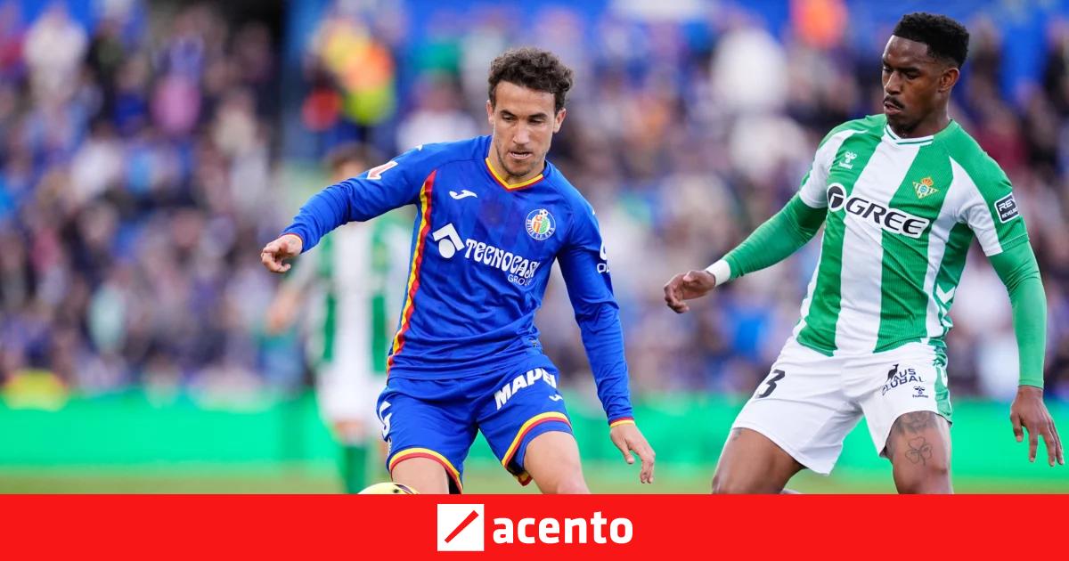 The Dominican Junior, a novelty in a call without goalkeeper Adrián, Bartra and Ortiz