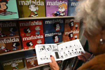 Cierra Ediciones de la Flor, el sello que por 55 años publicó a 