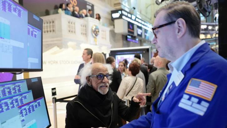 Wall Street cierra mixto, pero con récords en el S&P 500 y Nasdaq